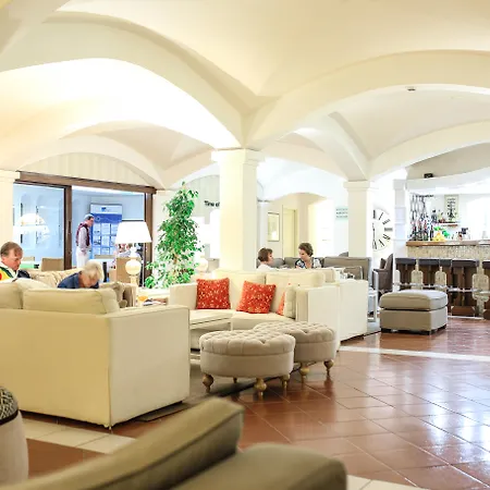 Hotel Le Ginestre 4*
