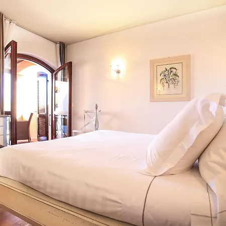 Le Ginestre Ξενοδοχείο 4*